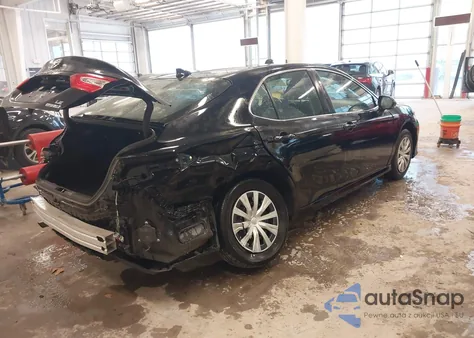 2020 Toyota Camry Hybrid Le/Le Hybrid z USA, uszkodzony, nr VIN 4T1L31AK4LU544830